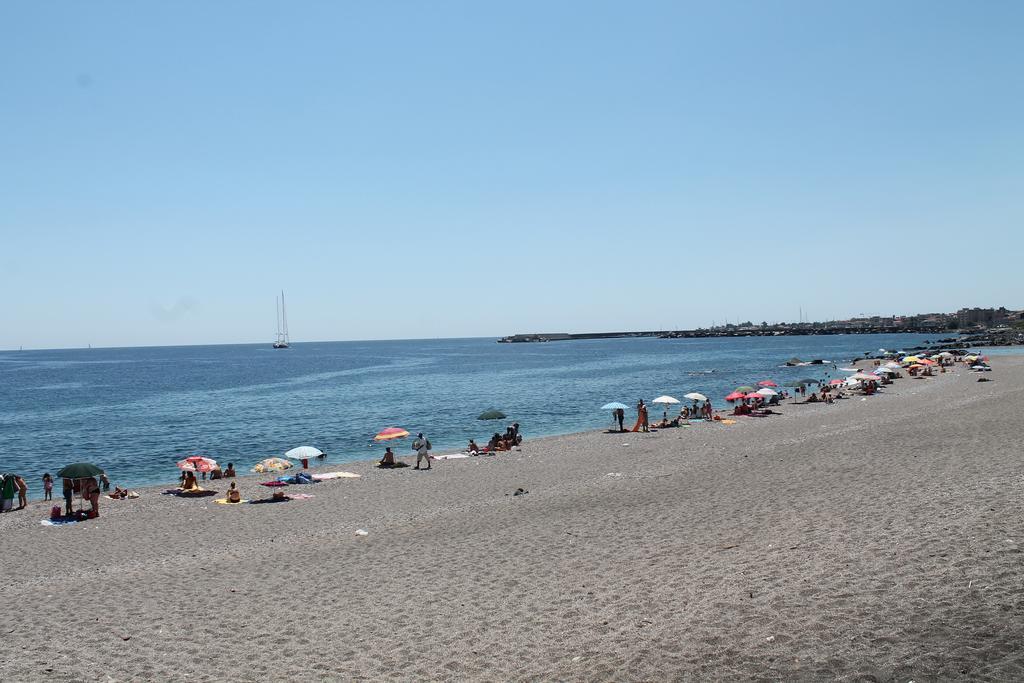 Casa Vacanze Mascali 리포스토 외부 사진